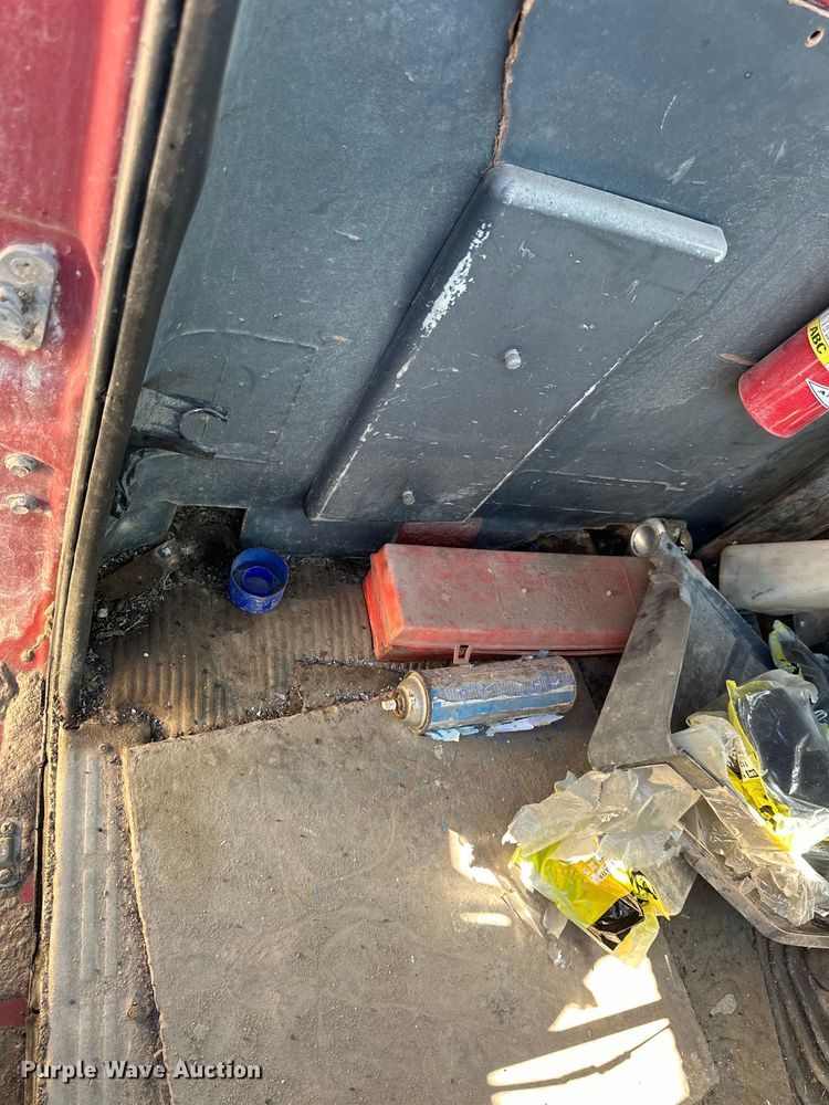 image for item OE9183 1989 Ford L900 dump truck