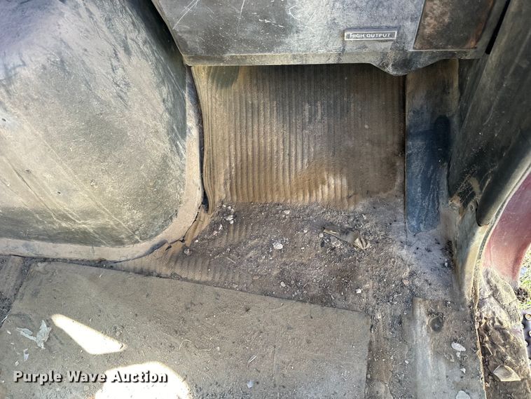 image for item OE9183 1989 Ford L900 dump truck