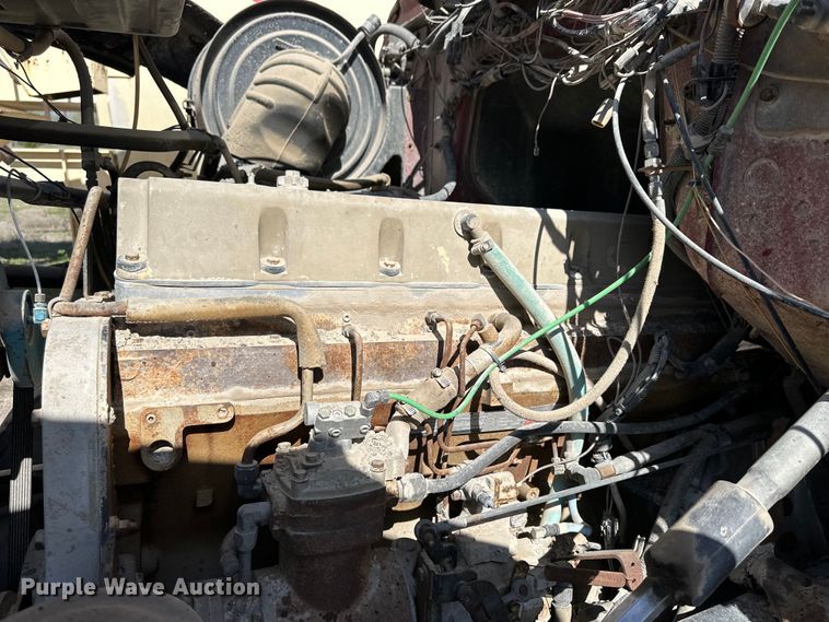 image for item OE9183 1989 Ford L900 dump truck