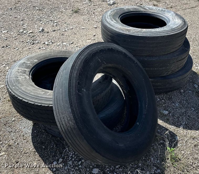 image for item OE9183 1989 Ford L900 dump truck