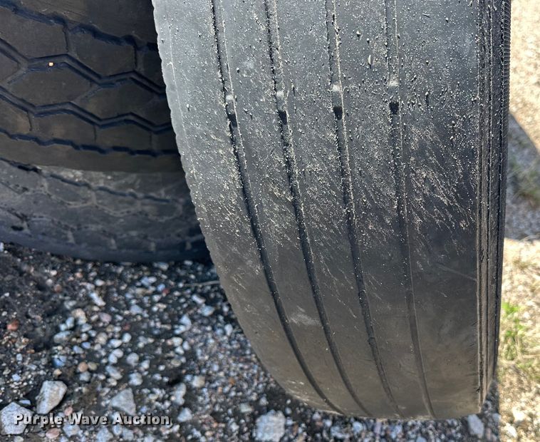 image for item OE9183 1989 Ford L900 dump truck