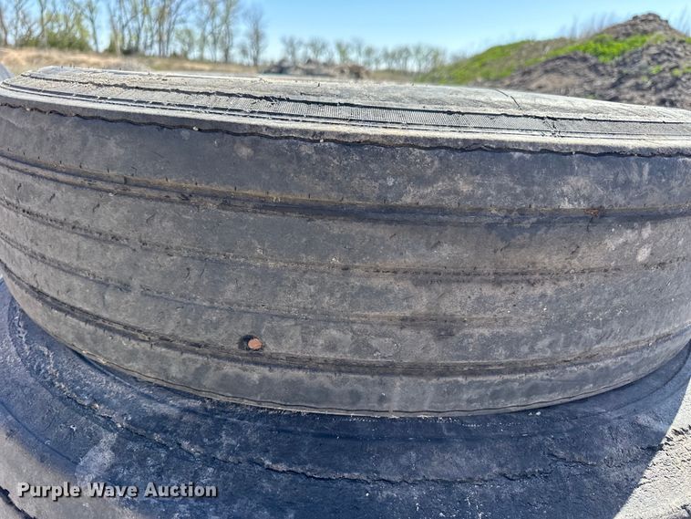 image for item OE9183 1989 Ford L900 dump truck