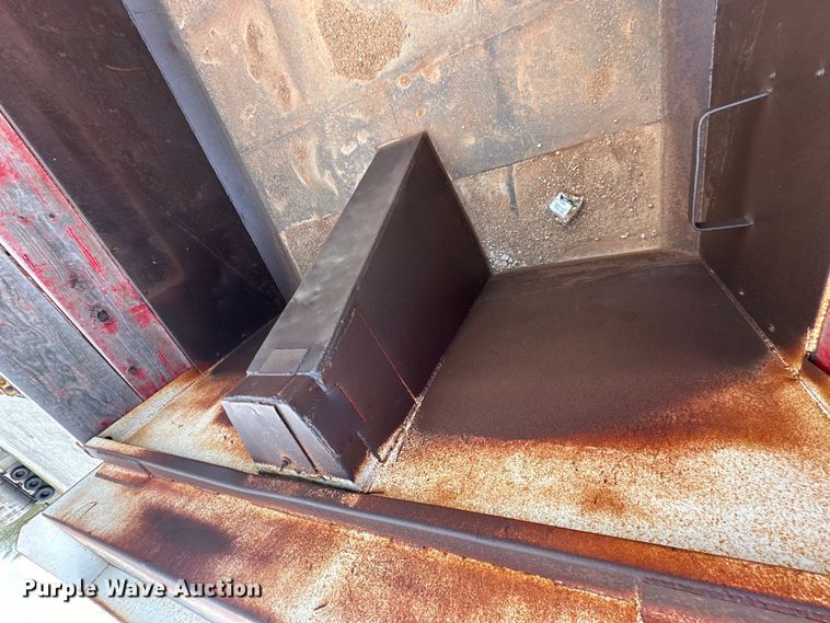 image for item OE9198 1991 Ford L8000 dump truck