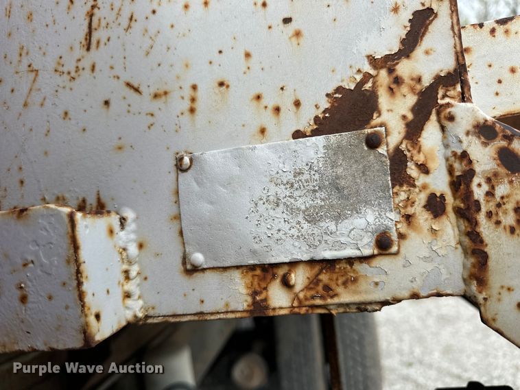 image for item OE9198 1991 Ford L8000 dump truck