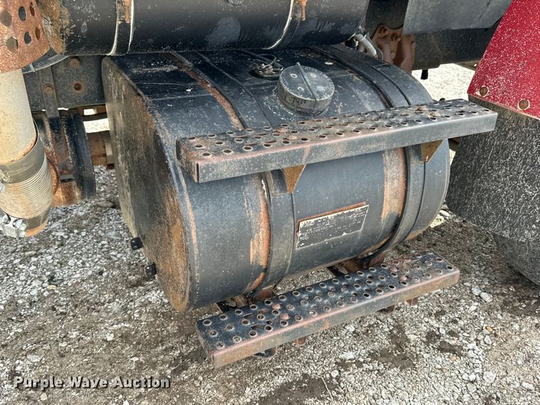 image for item OE9198 1991 Ford L8000 dump truck