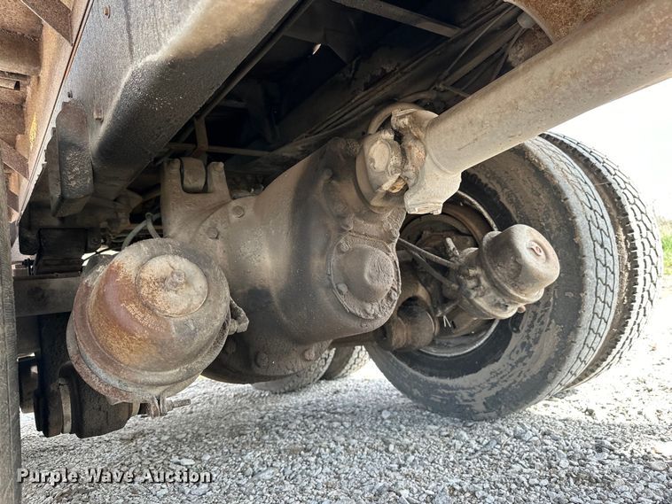 image for item OE9198 1991 Ford L8000 dump truck