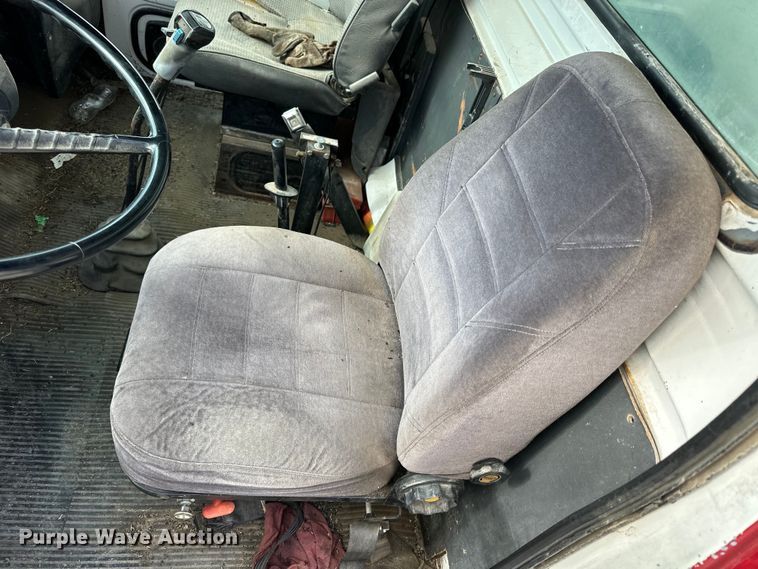 image for item OE9198 1991 Ford L8000 dump truck