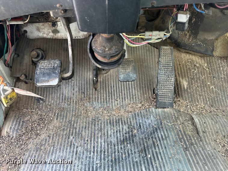 image for item OE9198 1991 Ford L8000 dump truck