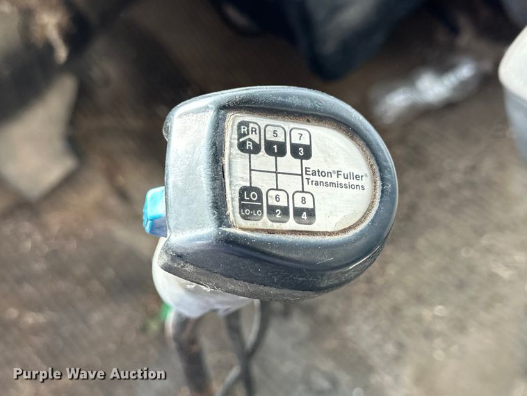 image for item OE9198 1991 Ford L8000 dump truck