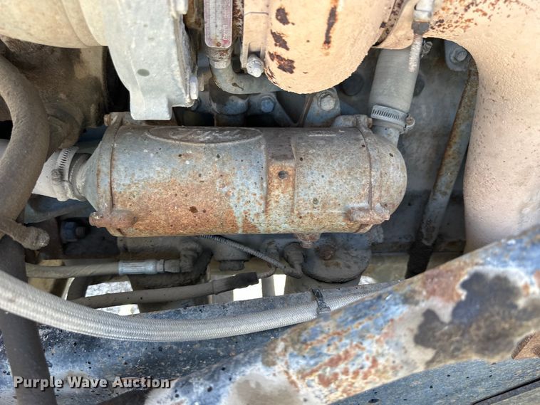 image for item OE9198 1991 Ford L8000 dump truck