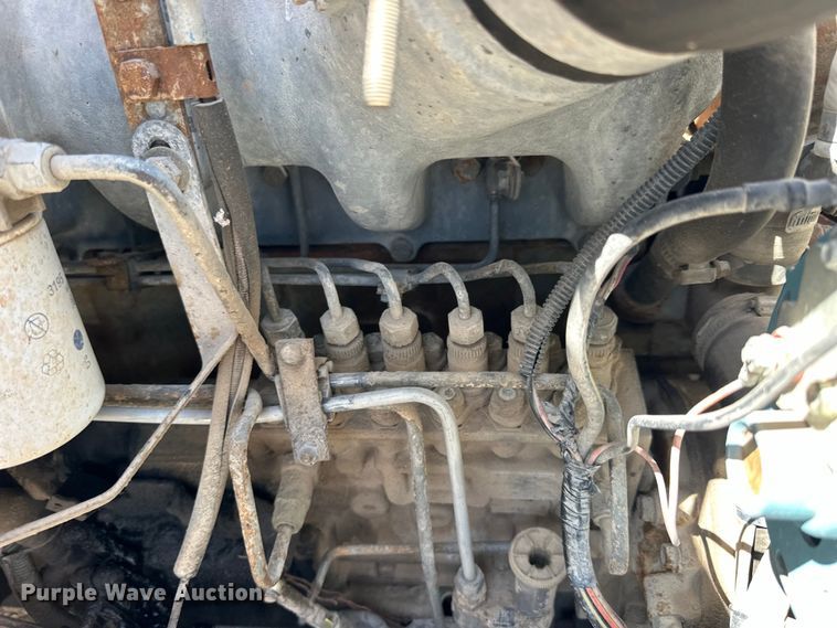 image for item OE9198 1991 Ford L8000 dump truck