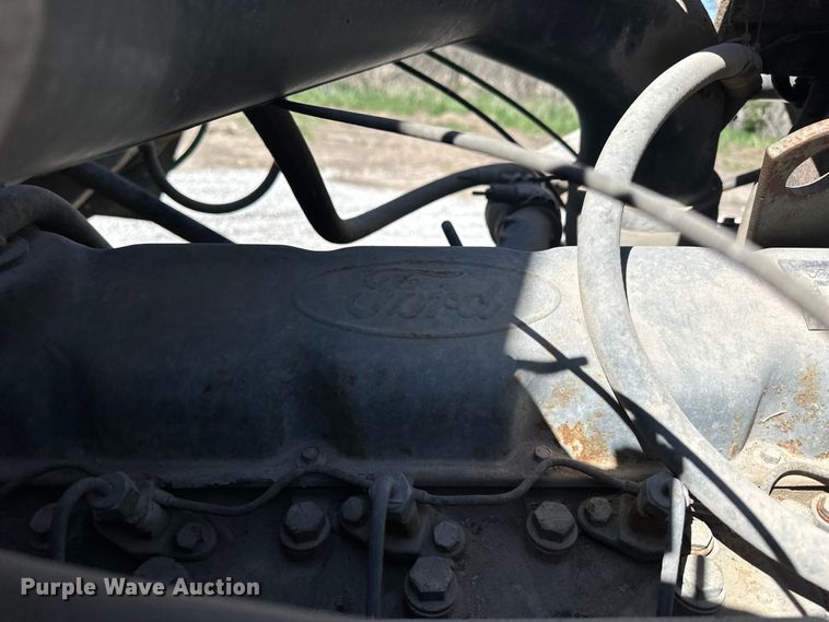 image for item OE9198 1991 Ford L8000 dump truck