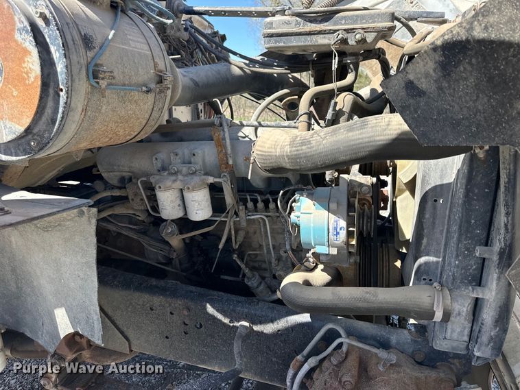 image for item OE9198 1991 Ford L8000 dump truck