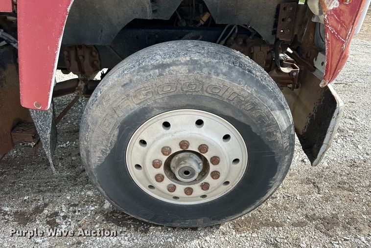 image for item OE9198 1991 Ford L8000 dump truck