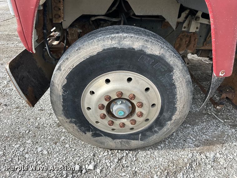 image for item OE9198 1991 Ford L8000 dump truck