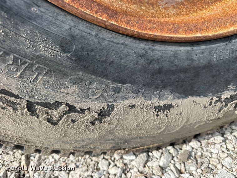 image for item OE9198 1991 Ford L8000 dump truck