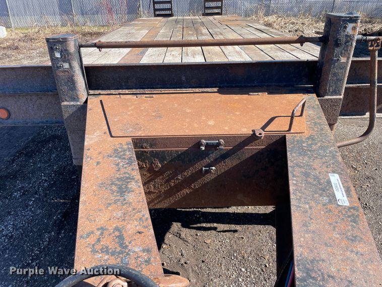 image for item OG9832 2013 Lucon  equipment trailer