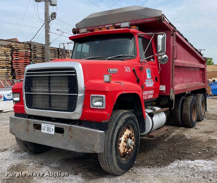 image for item OG9948 1994 Ford  L8000 dump truck