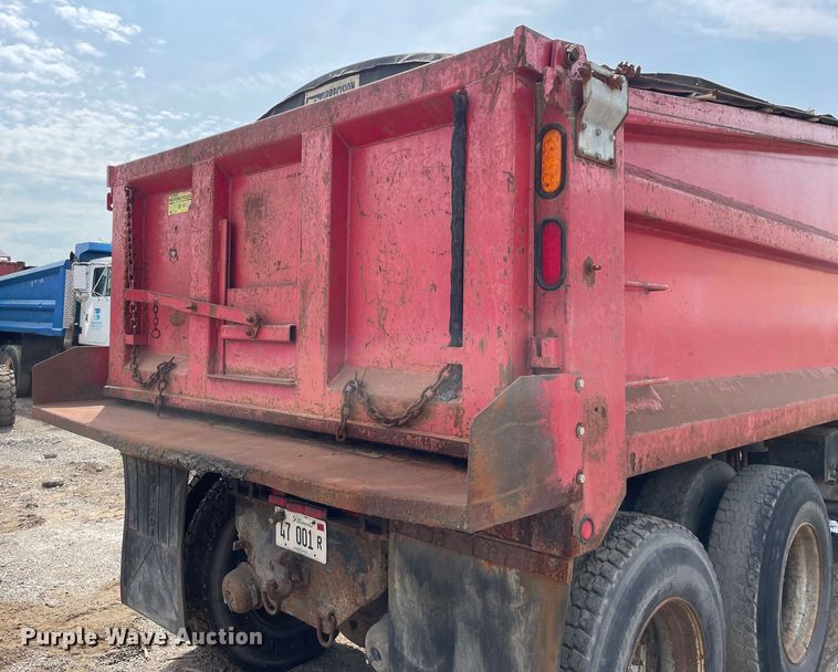 image for item OG9948 1994 Ford  L8000 dump truck