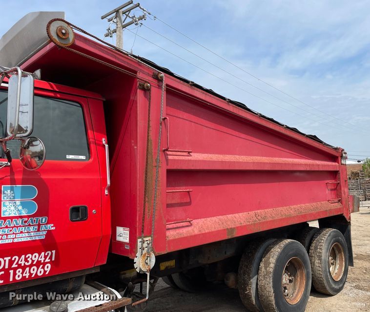 image for item OG9948 1994 Ford  L8000 dump truck