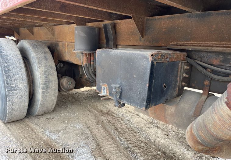 image for item OG9948 1994 Ford  L8000 dump truck