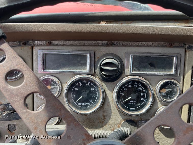 image for item OG9948 1994 Ford  L8000 dump truck