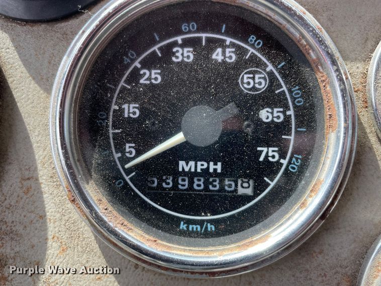 image for item OG9948 1994 Ford  L8000 dump truck