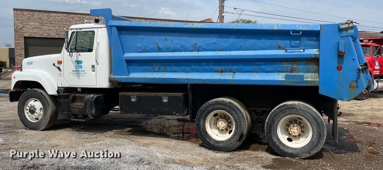 image for item OG9949 2001 International  2554 dump truck
