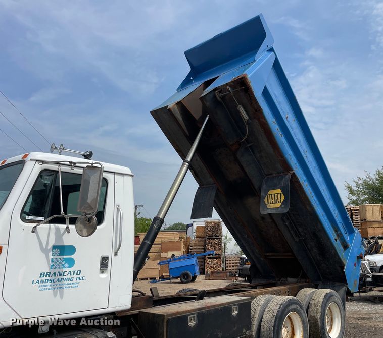 image for item OG9949 2001 International  2554 dump truck