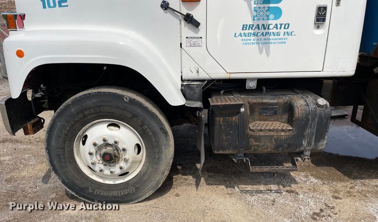 image for item OG9949 2001 International  2554 dump truck