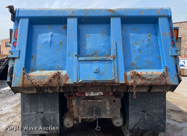 image for item OG9949 2001 International  2554 dump truck