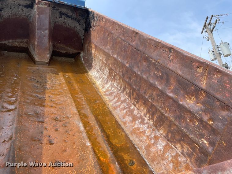 image for item OG9949 2001 International  2554 dump truck