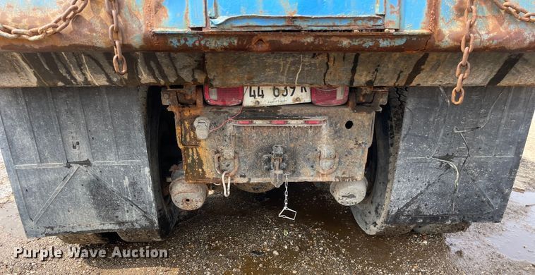 image for item OG9949 2001 International  2554 dump truck