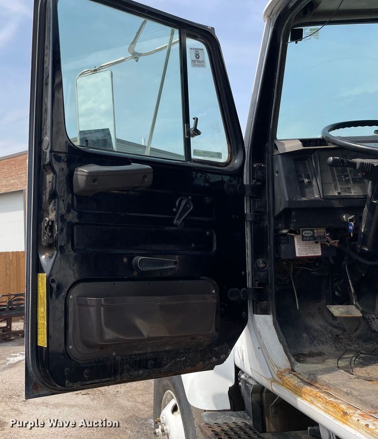 image for item OG9949 2001 International  2554 dump truck