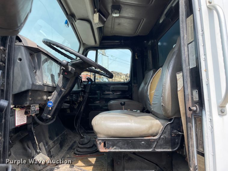 image for item OG9949 2001 International  2554 dump truck