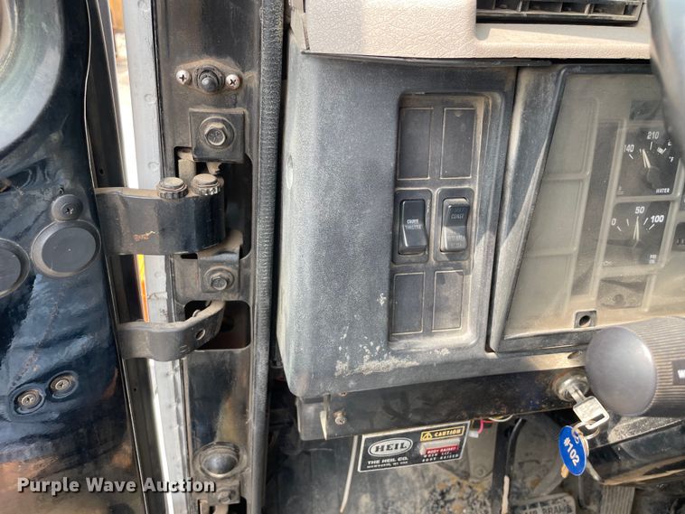 image for item OG9949 2001 International  2554 dump truck