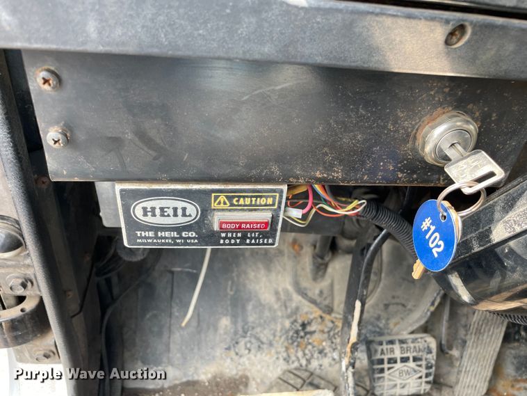 image for item OG9949 2001 International  2554 dump truck