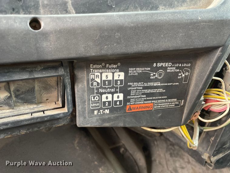 image for item OG9949 2001 International  2554 dump truck