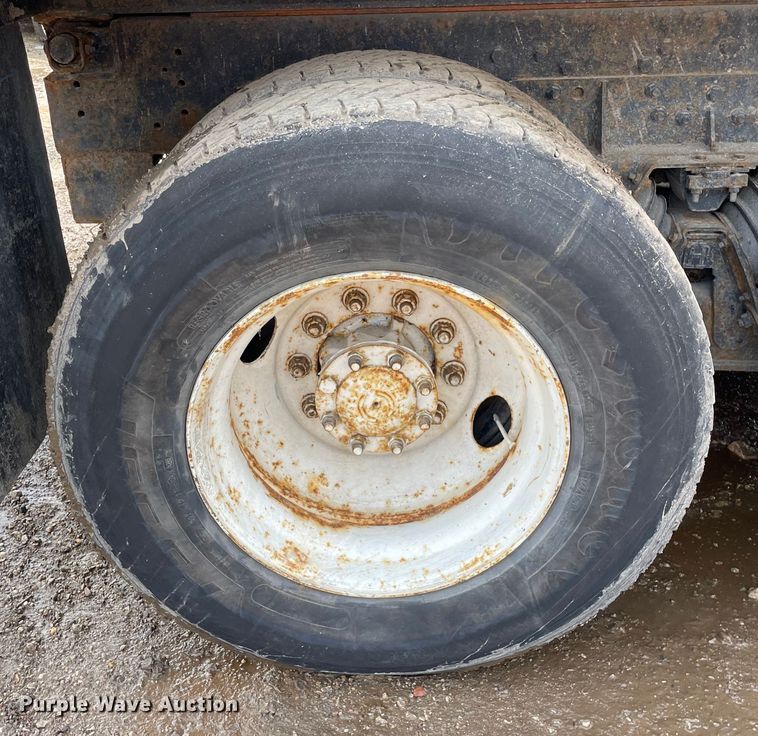 image for item OG9949 2001 International  2554 dump truck