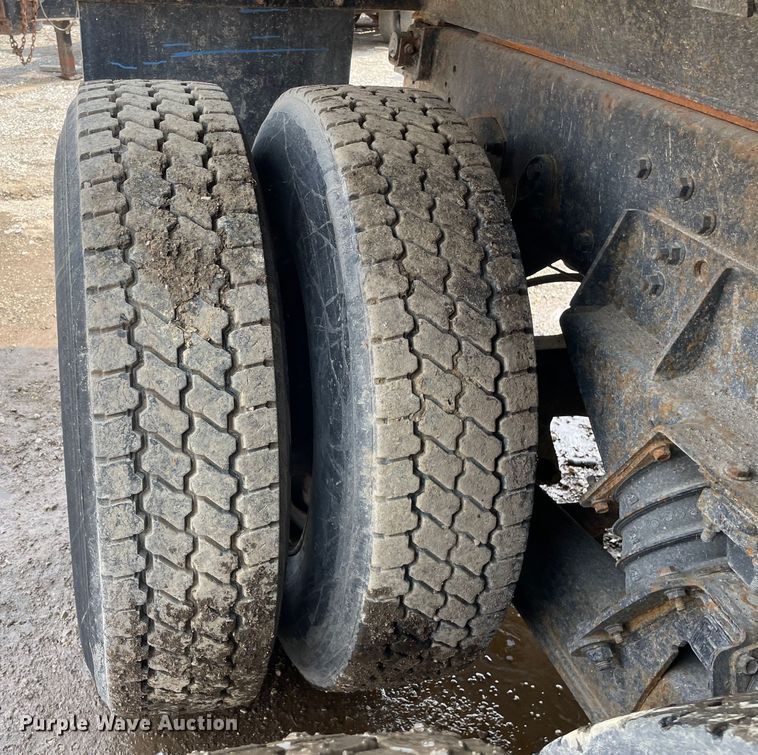 image for item OG9949 2001 International  2554 dump truck