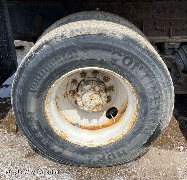 image for item OG9949 2001 International  2554 dump truck