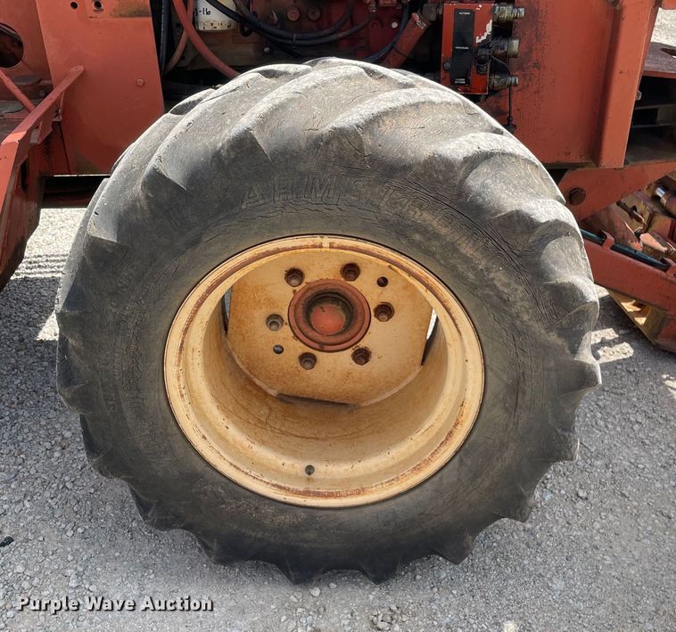 image for item OG9965 1995 Ditch Witch  7610 trencher