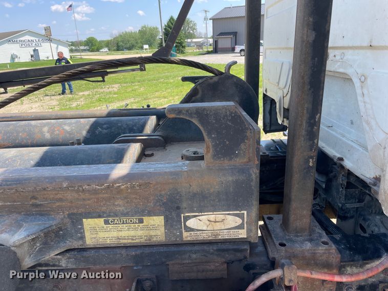 image for item OG9979 2000 Freightliner  FL80 roll-off container truck