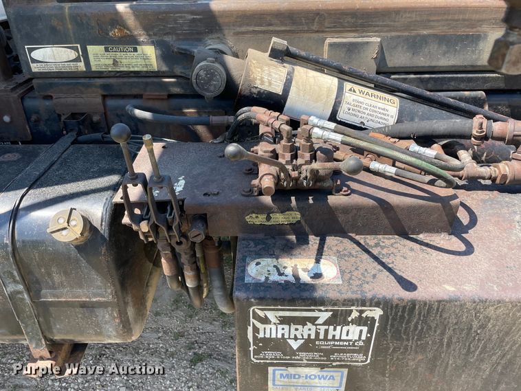 image for item OG9979 2000 Freightliner  FL80 roll-off container truck