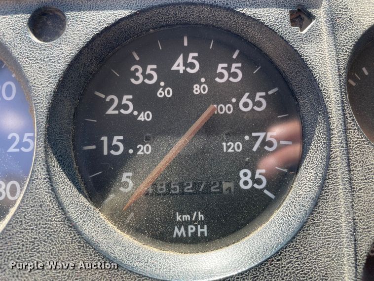 image for item OG9979 2000 Freightliner  FL80 roll-off container truck