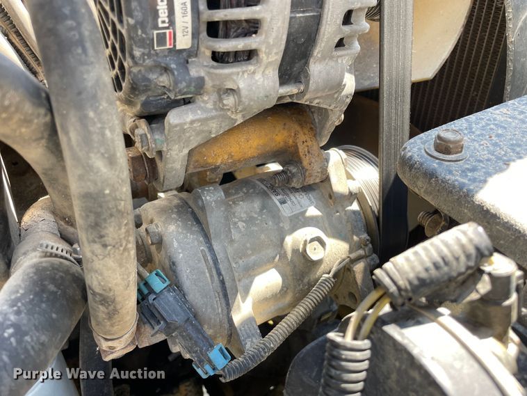 image for item OG9979 2000 Freightliner  FL80 roll-off container truck