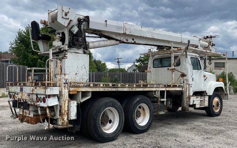 image for item OG9986 1998 International  2554 digger derrick truck