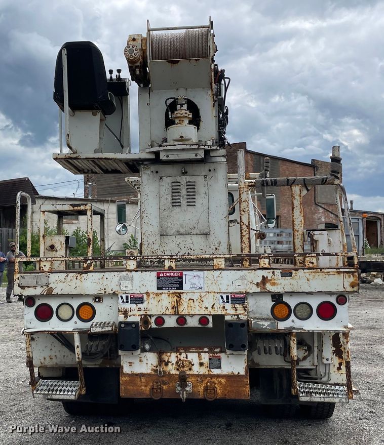 image for item OG9986 1998 International  2554 digger derrick truck