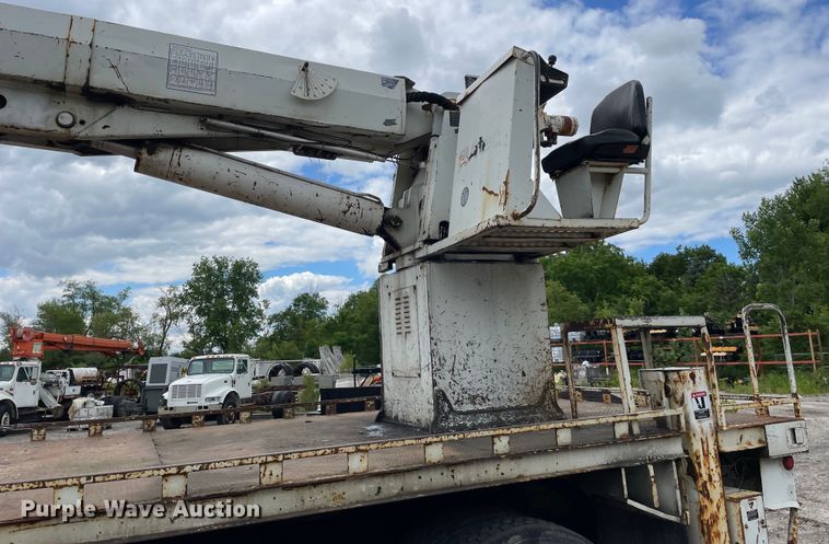 image for item OG9986 1998 International  2554 digger derrick truck