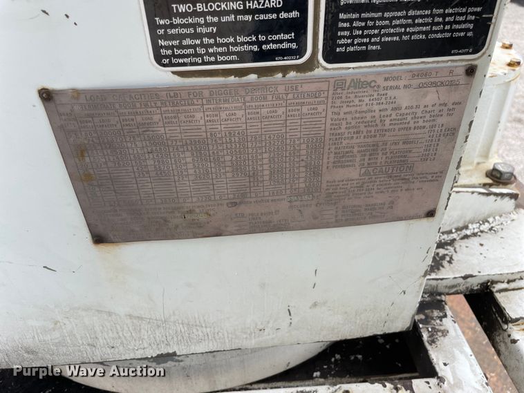 image for item OG9986 1998 International  2554 digger derrick truck